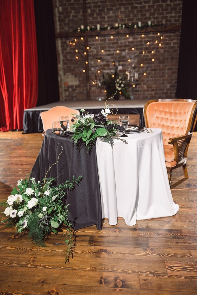 black and white sweetheart table