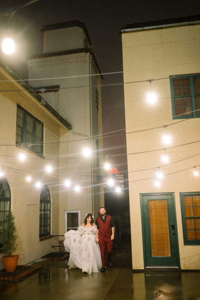 la villa patio wedding photos