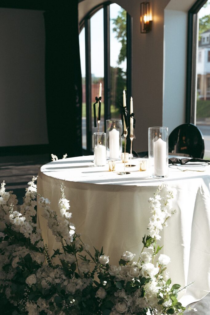 sweetheart table at The Maverick