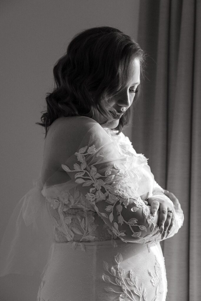 black and white bridal portrait at Oakwood Country Club