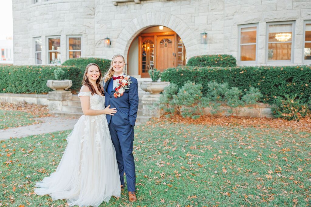 brides outside of The Simpson House