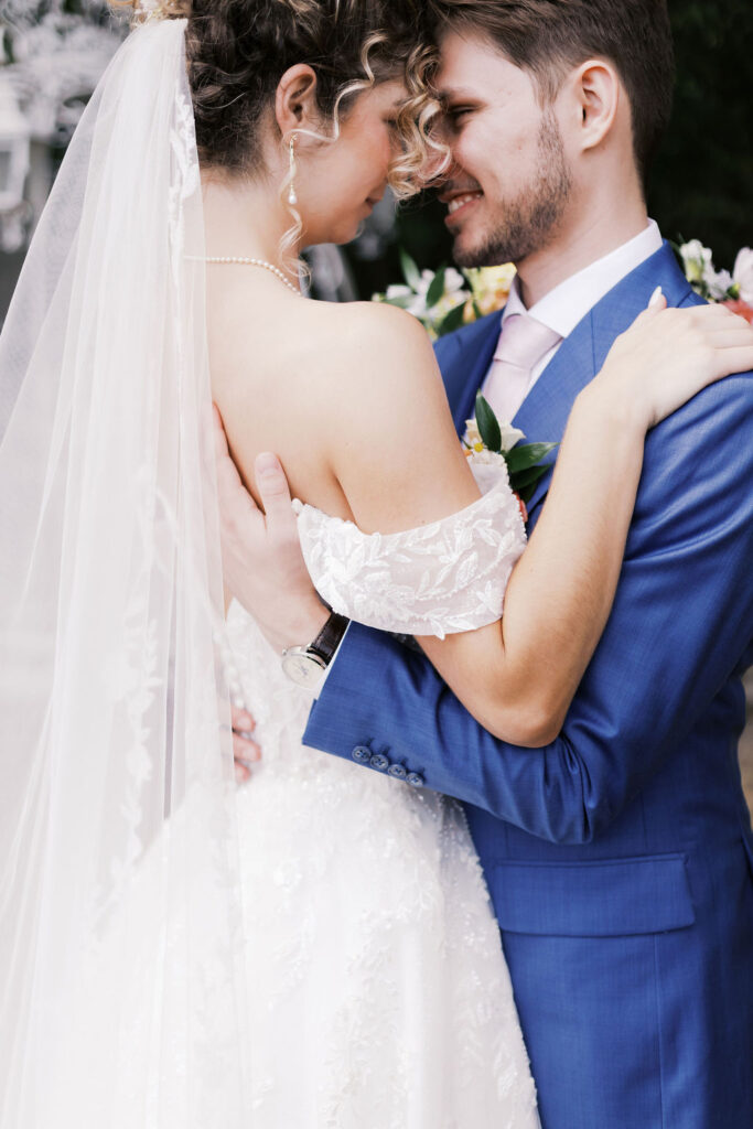 couples' portrait in the garden at countryside chalet