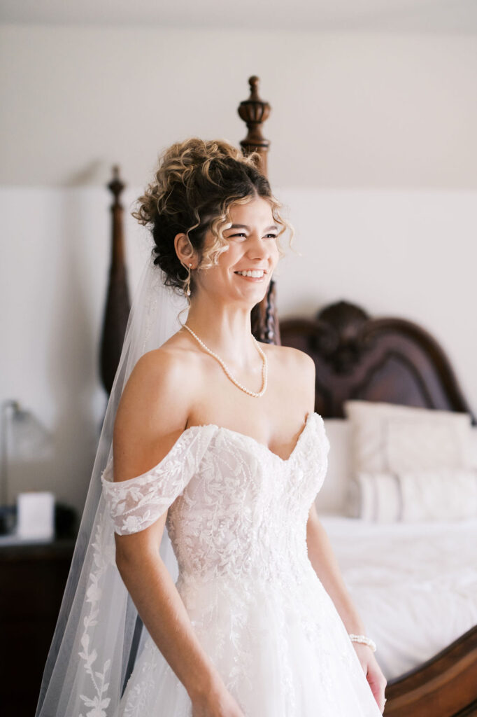 bridesmaids first look at countryside chalet